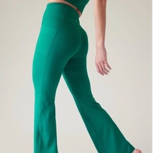 Athleta Salutation Stash Flare Pant, Size Small